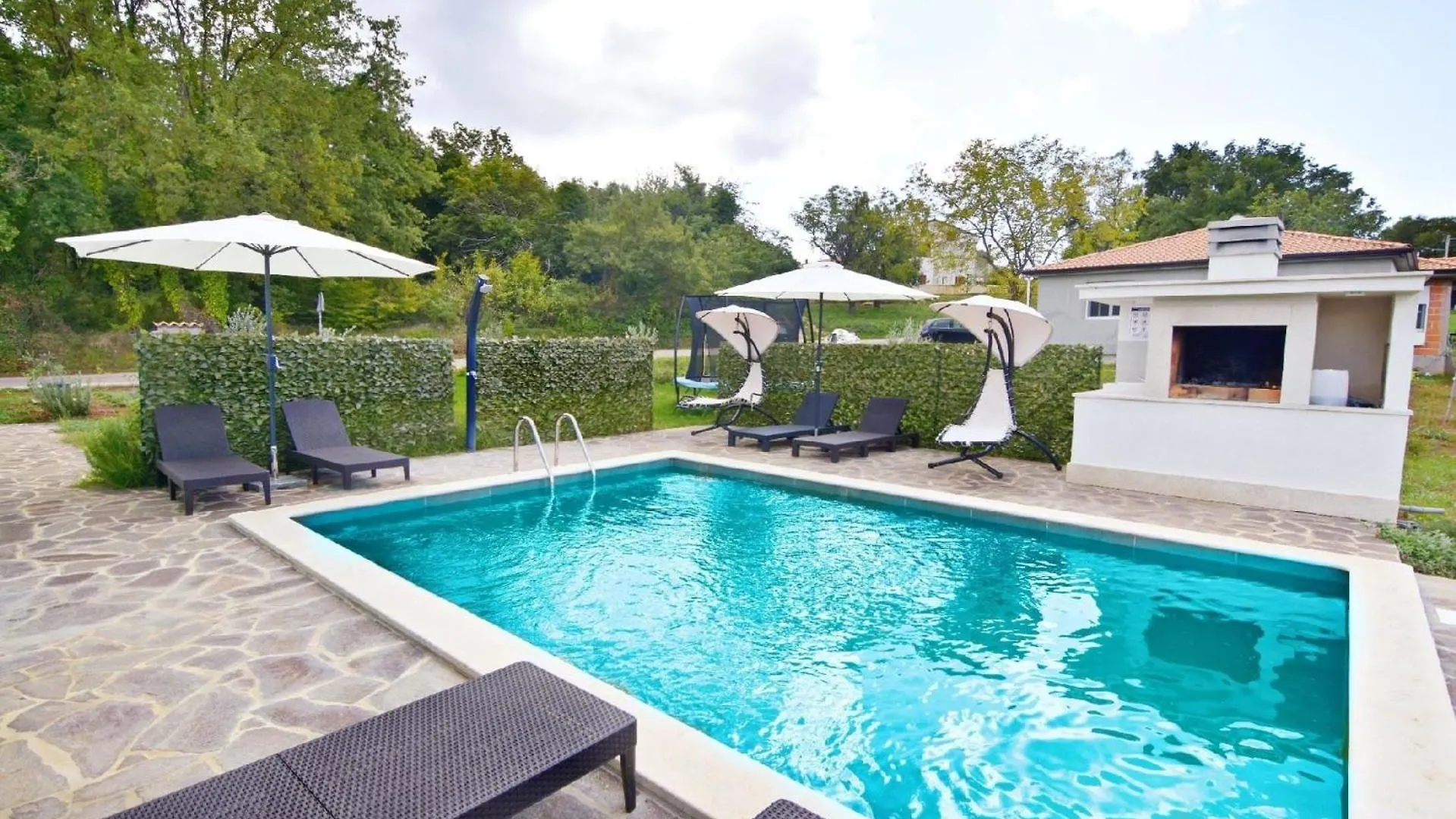 Casa de Férias Grosses Ferienhaus In Buroli Mit Privatem Pool